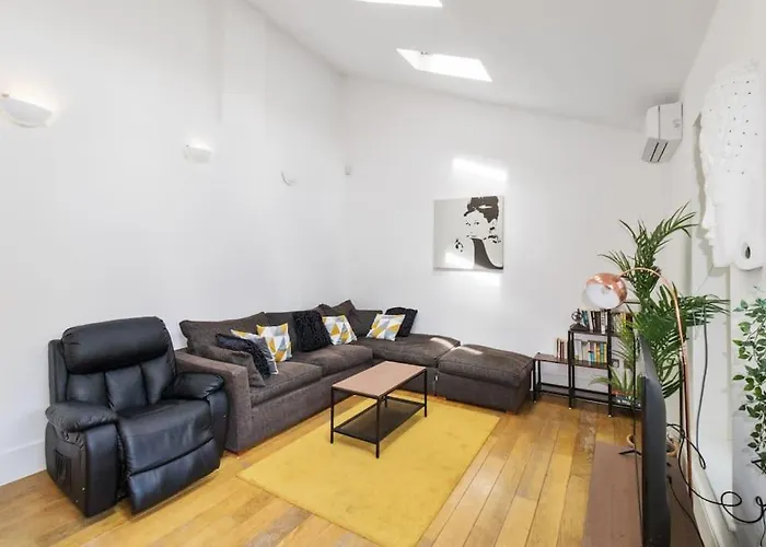 2 Bed Private Townhouse Mews, King\'S Cross London